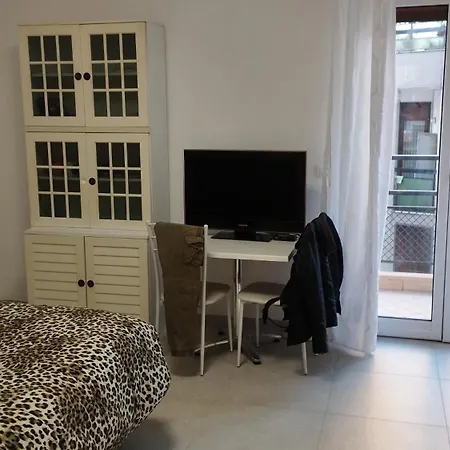 Grande Camera Matrimoniale Con Ampio Balcone Centralissima Lägenhet Sanremo
